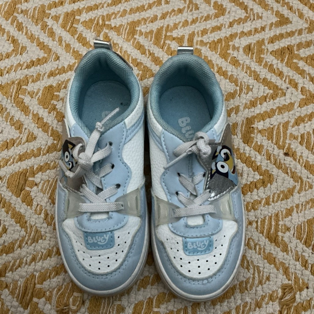 Bluey Court F5 shoes